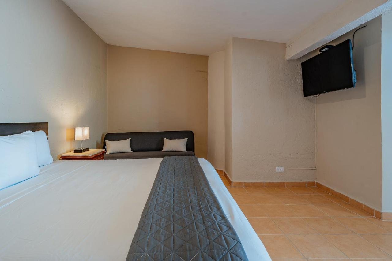 Hotel Brisas 5A Av, Плайя-дель-Кармен Екстер'єр фото