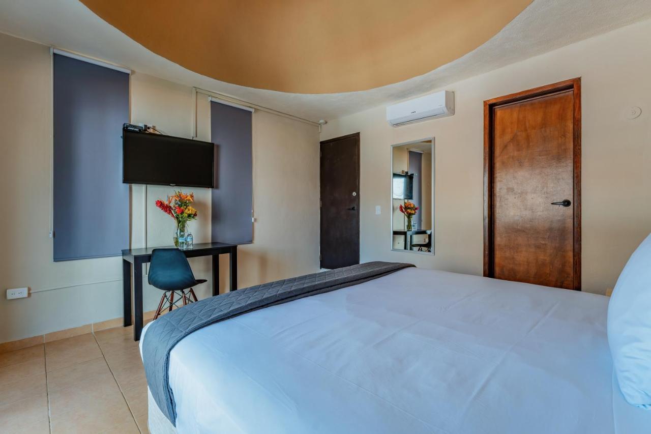 Hotel Brisas 5A Av, Плайя-дель-Кармен Екстер'єр фото