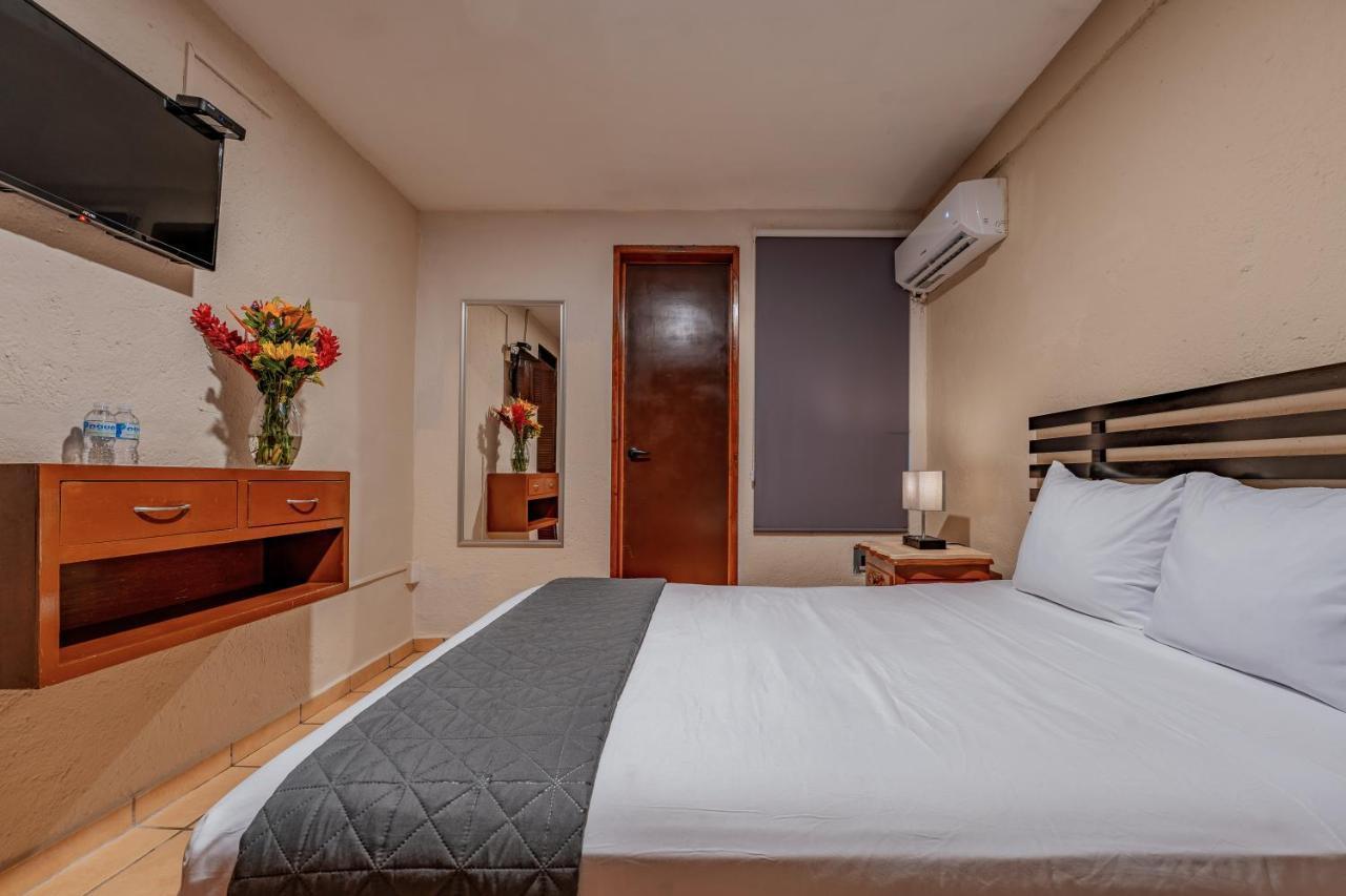 Hotel Brisas 5A Av, Плайя-дель-Кармен Екстер'єр фото