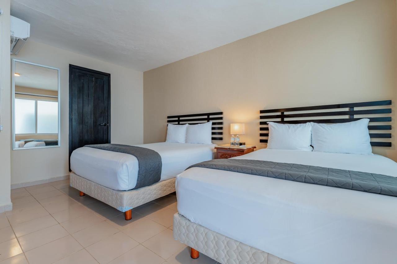 Hotel Brisas 5A Av, Плайя-дель-Кармен Екстер'єр фото